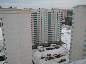 65 лет Победы дом 17-красно-белый дом-Московское шоссе 49.jpg