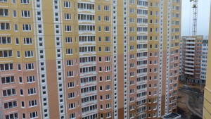Вид из маленькой комнаты на 4-й корпус.jpg