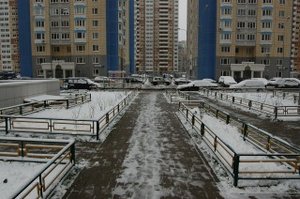 снег убран, дорога к 9-ке.jpg